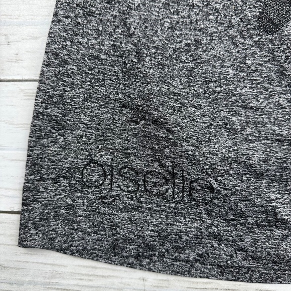 Oiselle Women's Flyte Fly Long Sleeve Workout Shirt Birds Thumb Holes Size Large - Picture 2 of 11